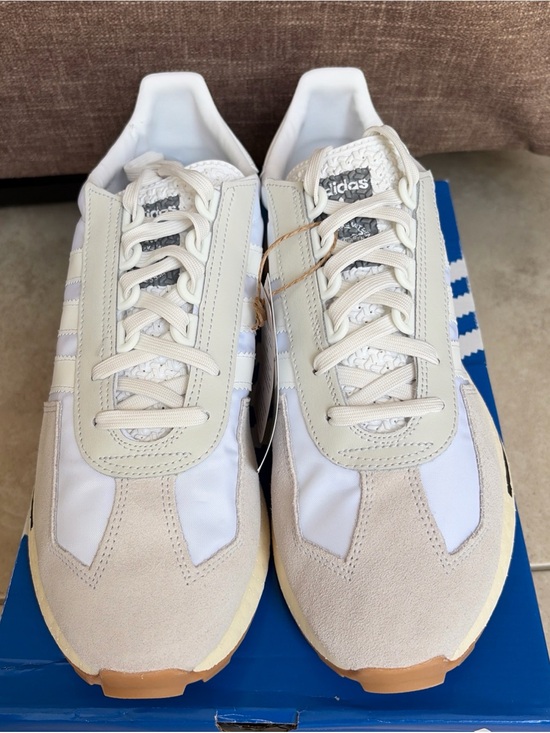 adidas Other - adidas Men’s White and Cream Retro-Style Sneakers Retropy E5